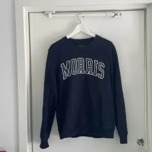 En Morris tröja i fint skick. Använd fåtal gånger och säljer för att den är för liten. Den är storlek m men passar även storlek s.