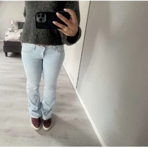 Jeans - Jätte snygga jeans från hm i helt okej skick💓💓