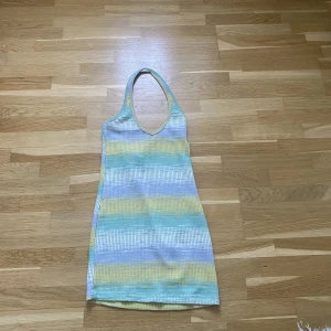 Klänning - Klänning från asos. Bara använd 2 gånger och Inge deffekter.