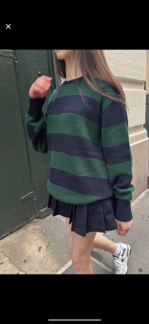 Brandy sticksd tröja  - Säljer denna supersköna stickade tröja frản brandy melville i one size storlek da den inte kommer till användning.🩷