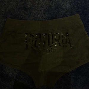 Victoria Secret shorts - Mjukis shorts med tryck på rumpan