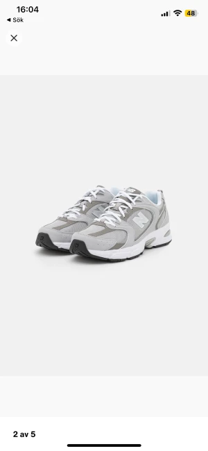 New balance mr530 - Ett par ljusgråa new balance modell mr530. Använda en vår endast. Hela och superfina. PRUTAT OCH KLART❤️