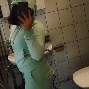 Juciey conture  - Säljer mitt juciey sett storlek s byxorna har sytts upp lite tar mellan 500 och 600 hundra 