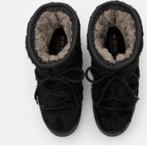 Moonboots - Moon Boot | Monaco Low Fur Wp Black, storlek 39. Använda Max 3 gånger, kommer med kartongen till.