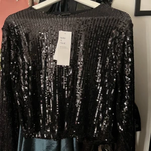 Paljett top - Topp från Gina Tricot, helt oanvänd💓