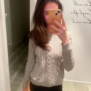 Stickad tröja - Fin går stickad tröja med mönster💓