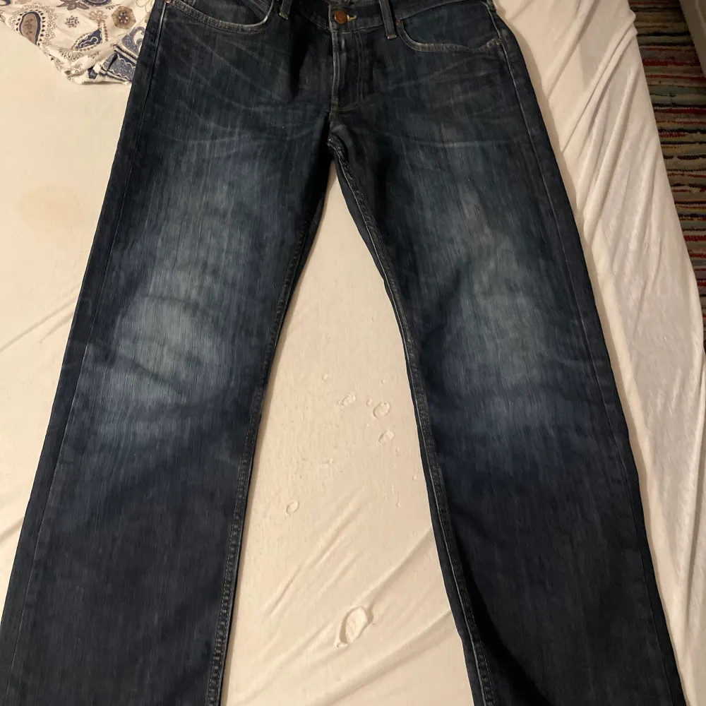 För fler bilder Elle frågor skriv pm Storlek: W33 L34. Jeans & Byxor.