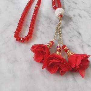 Helt ny vacker röd Tasbeeh med blommor och lyxiga detaljer