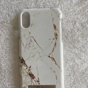 Ideal of Sweden skal  - Säljer ett iPhone skal från ideal of Sweden som använt några gånger. Jag säljer för 120 kr + frakt men pris kan sållar diskuteras🥰