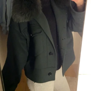 Meotine kappa  - Säljer nu min super fina kappa, då den inte kommer till andvänding, storlek mL men passsr dig som har S, priset kan diskuteras o fler bilder går o få. 