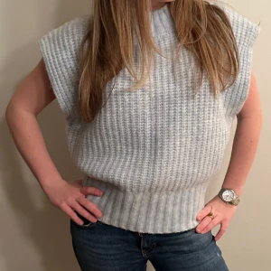 Tröja i mohair - Babyblå mohairtröja. Näst oanvänd!