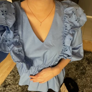 Pernilla Wahlgren  - Tröja från Pernilla Wahlgrens kollektion, oanvänd med prislapp kvar då det inte riktigt är min stil