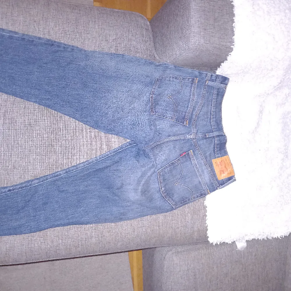Levis jeans nyskick. Kan gärna skicka flera bilder vid intresse. . Jeans & Byxor.