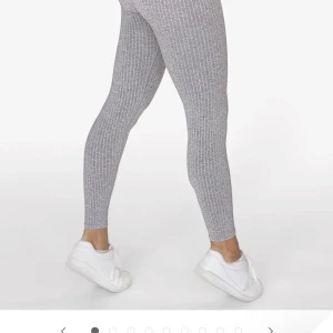 Gavelo tights  - Tights strl. M, passar även S. 250kr.  Vid snabb affär kan jag tänka mig gå ner i pris. Köparen står för frakt.  Knappt använda då jag bara använts vid fotografering för gavelo.