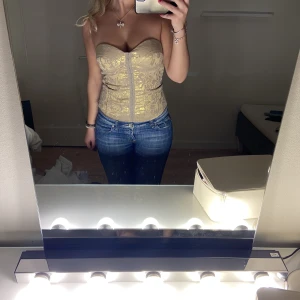 Korsett topp - Snyggaste korsetttoppen, kommer tyvärr inte till användning.