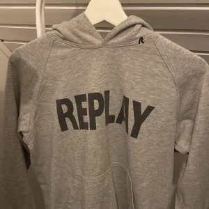 Replay hoodie  - Grå hoodie från Replay i strl 14y (passar xs) Inga defekter 