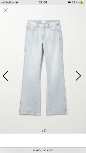 Bootcut jeans - Jeans från Weekday i modellen Sway. De är mid rise fat mer åt low hållet och bootcut💕