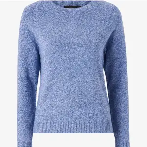 Säljer den trendiga veromoda tröjan i blå, bra skick! Kan tänka mig att sänka priset vid snabb affär.