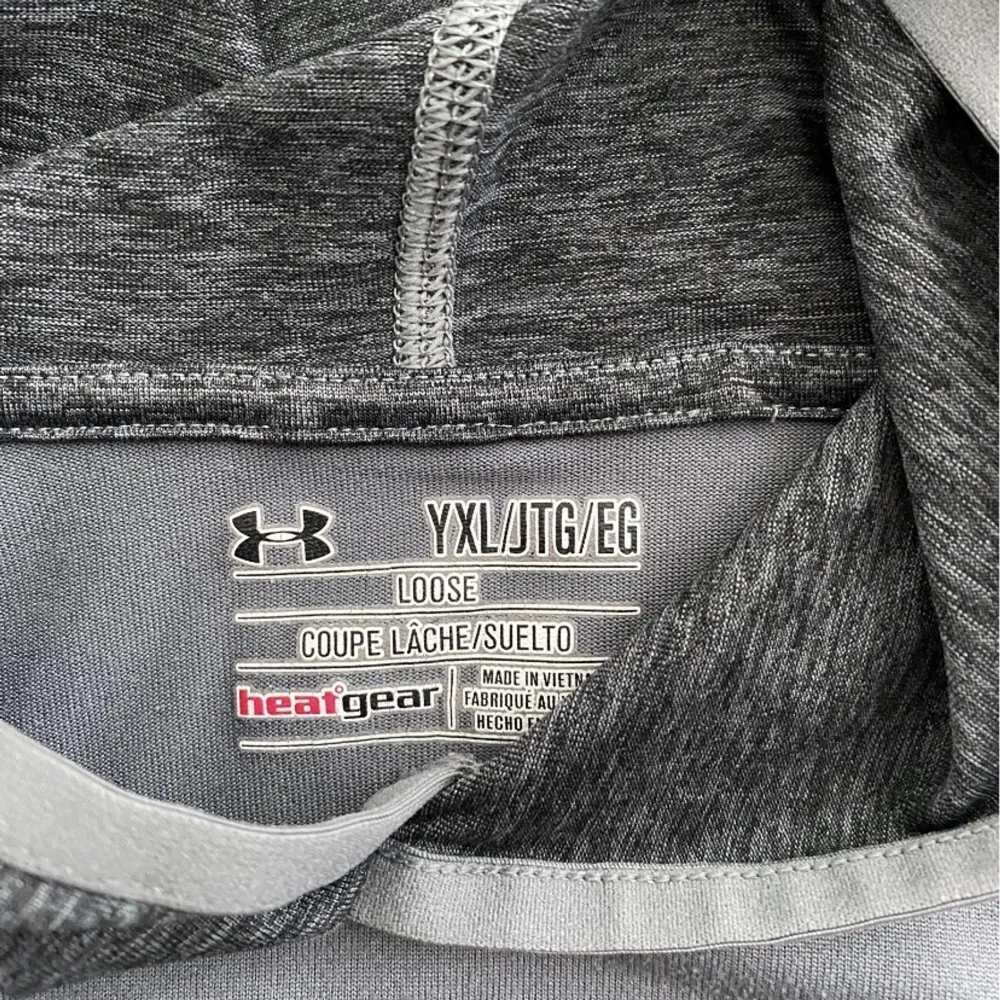 Under armour tränings luvtröja hoodie. Strl S-M.. Hoodies.