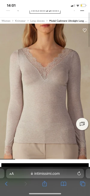 intimissi tröja - hej, säljer nu min intimissi tröja i storlek S eftersom den inte kommer till nån andväning längre. skriv gärna för tydligare bilder💗