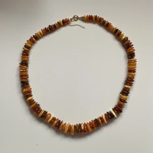 Bärnsten halsband - I bärnsten, ger en fin bohemisk look ! 