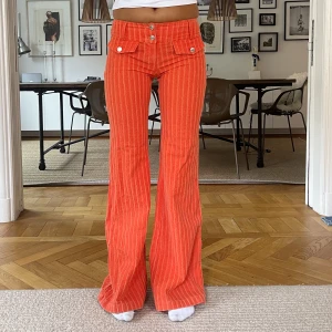 Låg midjade unika jeans  - Säljer dessa snygga unika jeans 