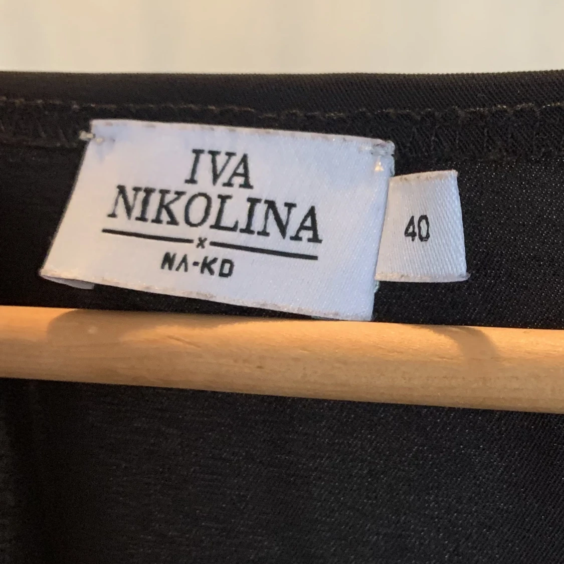 Svart långärmad klänning - 91