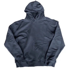 Yeezy Season 6 Gravel Hoodie - Säljer Min Yeezy Season 6 Gravel Hoodie. Hoodien är i mycket bra skick utan fläckar eller skador. Tröjan sitter ganska boxy och oversized. Finns fler bilder! Känn dig fri att fråga om du undrar något mer!