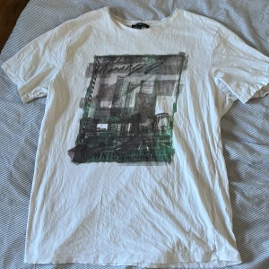 T shirt - (Tryck inte på köp nu direkt) kolla gärna min profil❤️