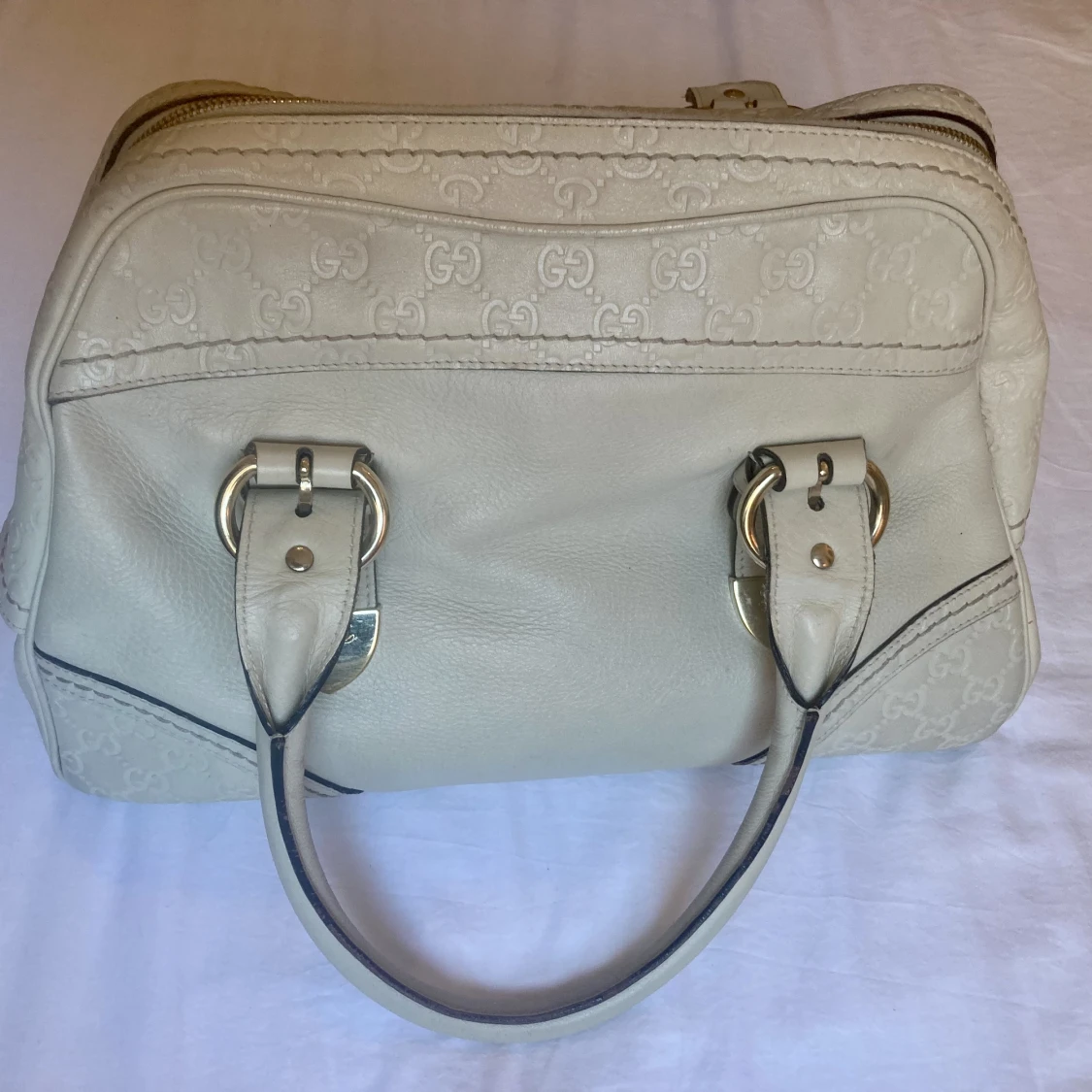 Gucci, vit skinnvästs, handväska, guccissima