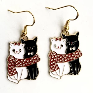 Kattörhängen 🐈‍⬛ - Nickelfria krokar och fri frakt och 🐈‍⬛