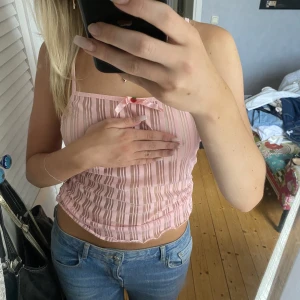 Genomskinlig jordgubbstopp  - Super sött linne💞