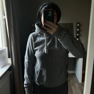 SuperDry hoodie  - I använt skick 