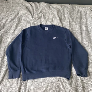 Nike sweatshirt - En riktig snygg sweatshirt som är i riktigt bra skick, inga defekter!😊