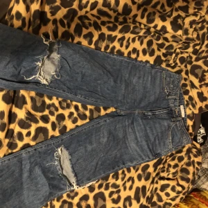 Blåa jeans - Jeans från cubus i storlek 38 andvända men utan synliga skador