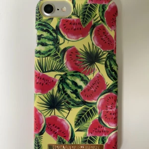 Ideal of sweden mobilskal  - Ett så fint ideal of Sweden mobilskal som inte finns kvar i sortimentet längre. Passar iPhone 6,6s,7 & 8.  Säljer då det inte passar min mobil längre. Nypris 299 kr säljer för 100 kr.  Hör av er vid frågor och funderingar😘❤️ 