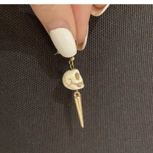 örhänge - döskalle örhänge 