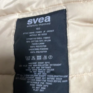 Vinterjacka flicka  - Svea  Strl 150 Nypris 899