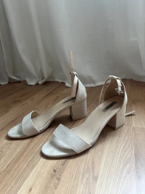 Skor - Köparen står för frakten 