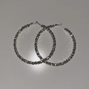 Coola hoops - Sjukt coola glittriga hoops