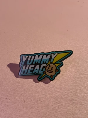 Shooky pin - Lite shooky pin. Kan skicka fler bilder med bättre ljus!