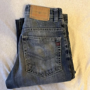 Diesel jeans!! - Äkta diesel jeans som sitter baggy/straight beroende på vem som har dem. Jätte snygga!!💕💕