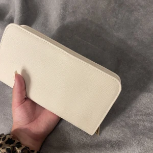 Väska  - Liten väska/börs eller vad man nu vill kalla de