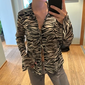 Bikbok - Super fin topp från Bikbok. Storlek S. Knappt använd så är i mycket bra skick.