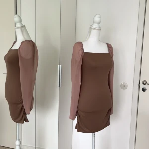 Klänning - En finfärgad klänning köpt på shein, ingen användning därav säljer jag den. Använd en gång (då den skulle testas) mycket finare färg i verkligheten(inte så mörk i mitten)