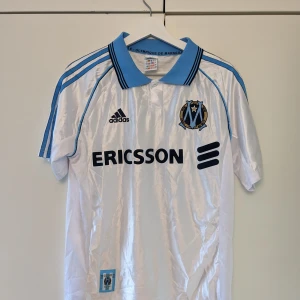 Marseille retro fotbollströja - Fin Marseille retro fotbollströja, testad en gång bara.