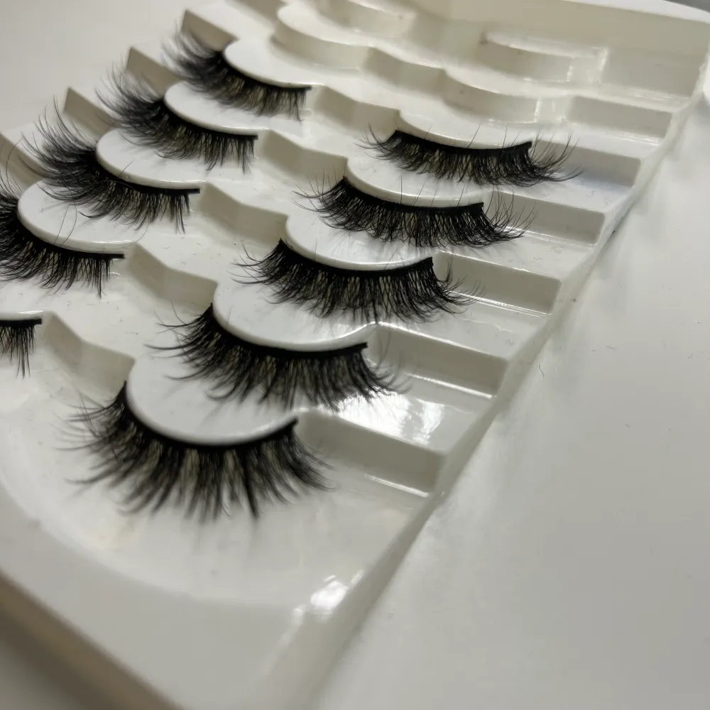 Väldigt fina lashes som inte kommer till användning längre 💞. Accessoarer.