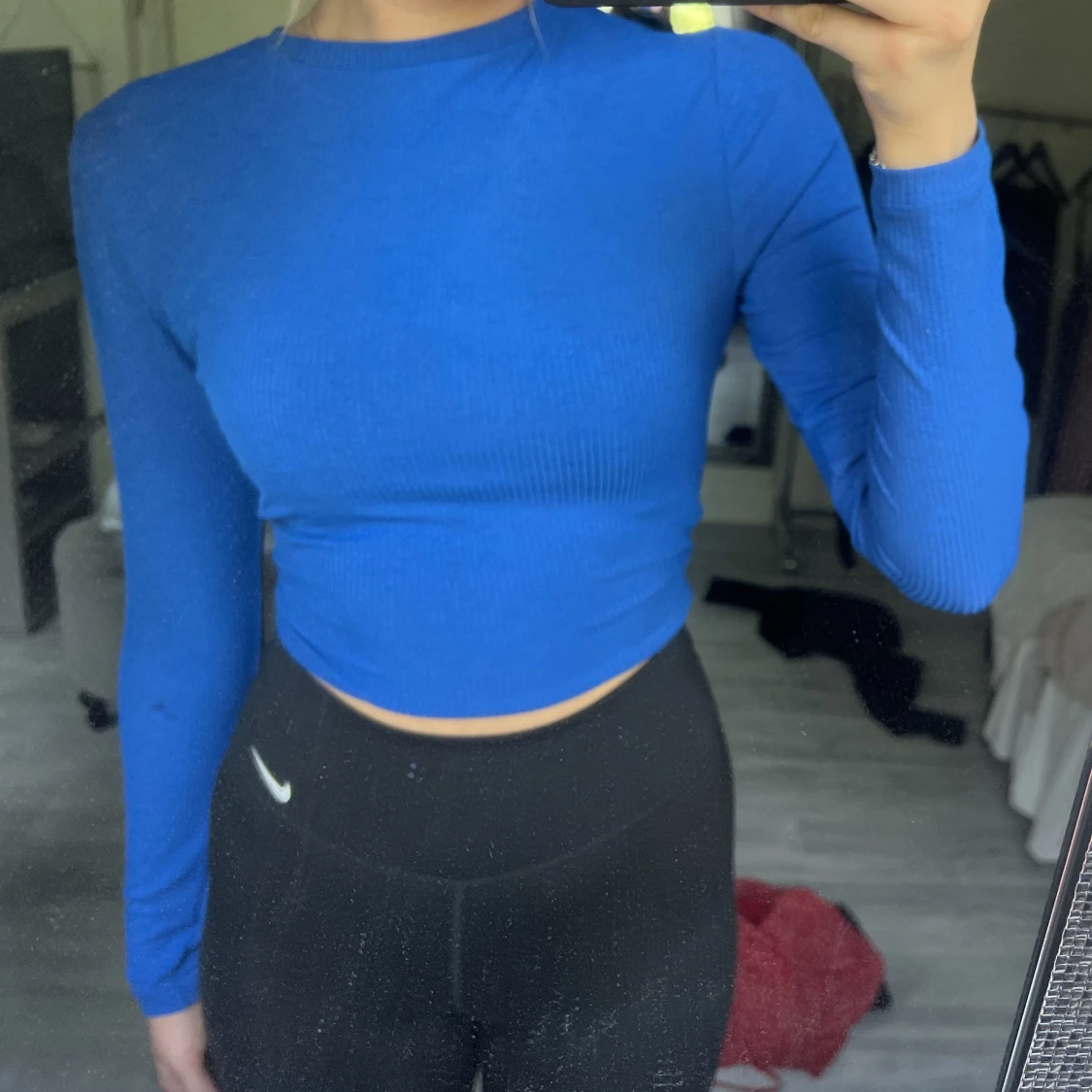 Blå tröja  - 91