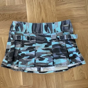 minikjol  - minikjol i militärmönster med jättefina detaljer som jag aldrig använt💕