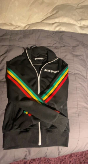Palm angels tracktop - Storlek S , Äkta tags tillkommer med tröjan , äkthetsbevis finns också
